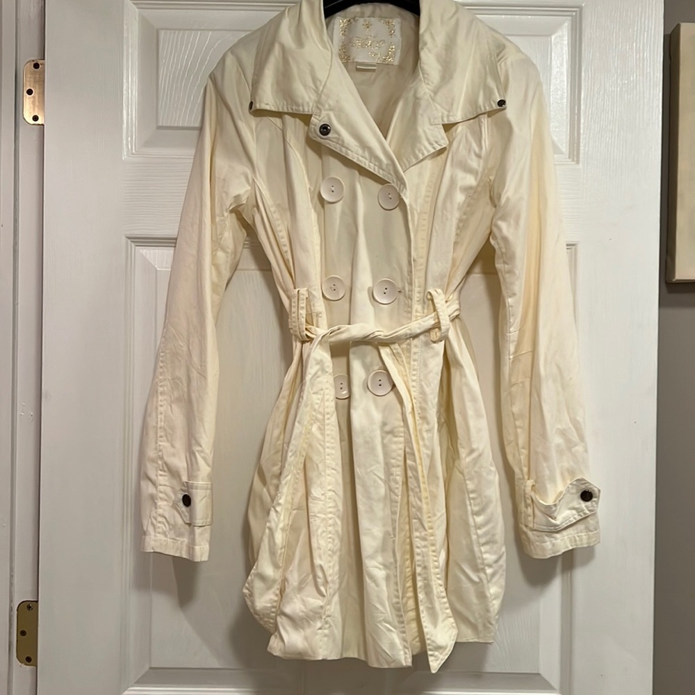 NWOT light weight, cream jacket